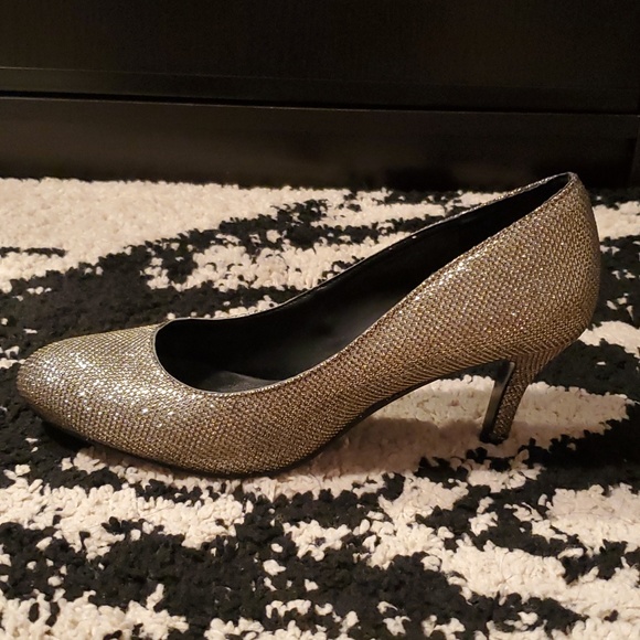 NINE WEST sz6.5 Silver/gunmetal Sparkle pumps - Picture 8 of 14